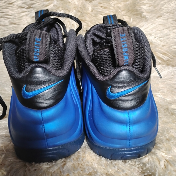 Men's Nike  Black and Blue Sneakers - Picture 10 of 10